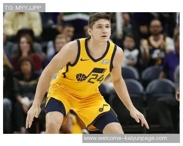 格雷森阿伦状态低迷全场仅得14分投篮命中率惨淡表现令人失望 格雷森阿伦状态低迷全场仅得14分投篮命中率惨淡表现令人失望